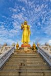 La statua del Buddha nel distretto di Hat Yai, provincia di Songkhla, Thailandia.
