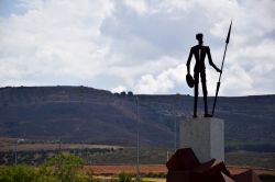 La statua di don Chisciotte de la Mancia nella città di Guadalajara, Spagna - © Javi Az / Shutterstock.com