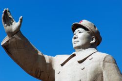 La statua di Mao Tse Tung (Zedong)  nella città di Kashgar in China