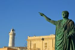 La statua di Nerone nei giardini pubblici di Anzio nel Lazio