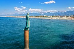 La statua di San Antonio a Marina di Pietrasanta, ...