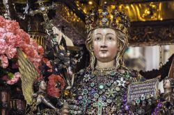 La Statua di Sant'Agata di Catania durante le celebrazioni patronali della Candelora - © giuseppelombardo / Shutterstock.com