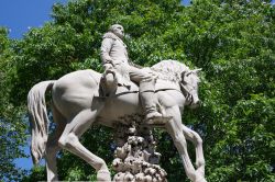La statua equestre di George Washington a Pittsburgh, Pennsylvania.
