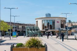 La stazione ferroviaria di Digione, Francia. Aperta al pubblico nel 1849, è servita dal TGV e dal TER - © Kom_Pornnarong / Shutterstock.com