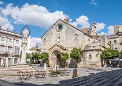 La storica Plaza de la Asuncion a Jerez de la Frontera, Cadice, Spagna. Siamo nel Barrio de San Dionisio: questa piazza è una delle più singolari rappresentazioni architettoniche ...