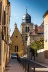 La storica torre di San Nicola nel centro di Paray-le-Monial, Francia. Oggi sede per mostre e esposizioni, questa torre è stata nel corso dei secoli anche carcere cittadino - © DyziO ...