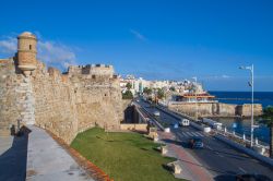 La strada lungomare di Ceuta fotografata dal castello fortificato, Spagna - © Edijs Volcjoks / Shutterstock.com