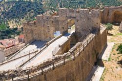 La struttura del castello svevo, fortezza medievale del borgo di Rocca Imperiale (Calabria).