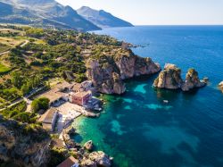 La Tonnara di Scopello, i faraglioni e la costa della Riserva Naturale dello Zingaro