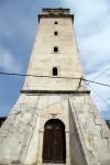 La torre campanaria della chiesa cattolica di Skradin, Croazia. Sorge nei pressi della piazzetta centrale assieme all'edificio religioso di fede ortodossa.



