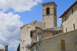 La torre campanaria della chiesa di San Bartolomeo, Montefalco, Umbria.



