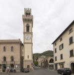 La Torre Civica del centro storico di Santa Sofia, in Romagna. - © Mor65_Mauro Piccardi / Shutterstock.com