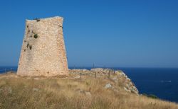 la torre d'avvistamento di Torre Minervino, a Santa Cesarea Terme in Salento (Puglia)