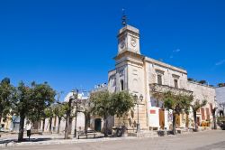 La Torre dell'Orologio nel centro del borgo di Palmariggi, comune del Salento in Puglia