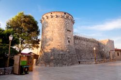 La torre della fortezza Frankopan a Krk in Croazia
