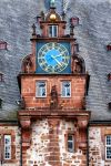 La torre dell'orologio del Municipio di Marburgo in Assia, siamo in Germania