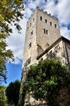 La torre di Cahors, villaggio medievale affacciato sul fiume Lot nell'omonimo dipartimento (Francia).


