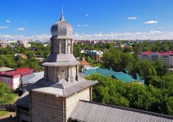 La Torre Spassky di Tomsk, il Kremlino di legno, e il panorama della città della SIberia, in Russia.