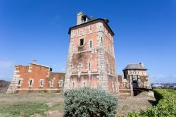 La Torre Vauban a Camaret-sur-Mer in Francia, in Bretagna. Questa torre difensiva poligonale è stata classificata Patrimonio Mondiale dall'Unesco  - © Maurizio Biso / Shutterstock.com ...