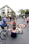 La tradizionale festa in onore del patrono di Sant'Antonio da Padova a Marina di Pietrasanta, Toscana. In quest'occasione si realizzano tappeti colorati con segatura e altri materiali ...