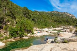 La valle di San Martinu e il torrente Cavu vicino a Lecci in Corsica