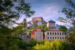 La vecchia città di Jajce, Bosnia e Erzegovina: accolgie antichi monumenti nazionali e natura rigogliosa.

