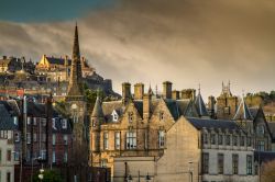 La vecchia città di Stirling, Scozia, con il castello sullo sfondo.
