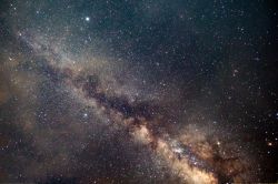 La via lattea fotografata dal  Dark Sky Park di Lauwersmeer nella provincia di Groningen, Paesi Bassi.