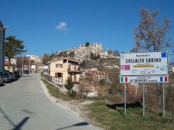 La visita al borgo di Collalto Sabino in Provincia di Rieti - © altotemi, CC BY-SA 2.0, Wikipedia