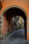 La visita al borgo di Orte (Lazio), rimane arroccato su di una rupe di tufo sulla valle tiberina  - © ValerioMei / Shutterstock.com