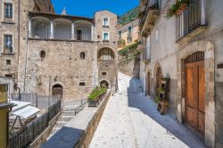 La visita al borgo storico di Pacentro, cittadina medievale dell'Abruzzo