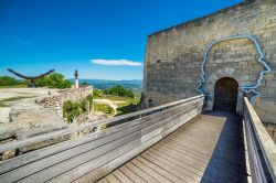 La visita al giardino museo dedicato al Marchese de Sade al castello di Lacoste in Provenza
