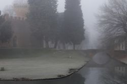 La visita del centro di Noale (Veneto) in inverno - © Stefano Mazzola / Shutterstock.com