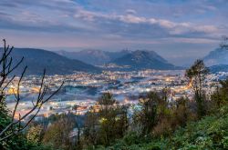 La zona di Olginate e del fiume Adda fotograta alla sera dal Monte Marenzo in Lombardia