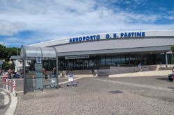 L'aeroporto di Ciampino dedicato a G. B. Pastine è lo scalo low cost che serve la città di Roma. - © Bestravelvideo / Shutterstock.com