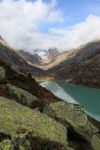 Il Lago di Goscheneralp (Göscheneralpsee), incastonato tra le Alpi svizzere nei pressi della cittadina di Goschenen.