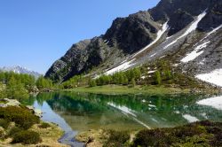 Lago glaciale Arpy a Morgex, Valle d'Aosta, Italia. Questo bacino lacustre si trova nel vallone d'Arpy nei pressi del Colle San Carlo e all'interno del territorio di Morgex. Si trova ...