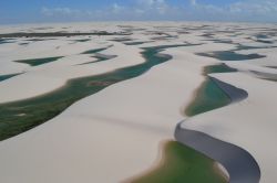 Lagoas all'interno del parco dei Lençois Maranhenses, il grande parco nazionale del Maranhao, in Brasile.