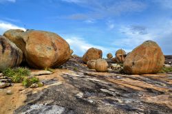 Le "biglie di roccia" del Lajedo  de Pai Mateus, sembrano state abbondanete da dei giganti distratti. Siamo in Brasile nel Municipio di Cabaceiras, nello stato di Paraiba ...