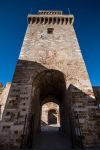 L'alta torre del Torrione a Piombino, Toscana. E' la parte più antica del complesso e risale al 1212 quando Piombino era un libero Comune.

