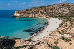 Lampedusa, Sicilia: la magnifica Spiaggia dei Conigli, una delle più belle del mondo
