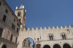 L'anima tardo medievale di Montecassiano, uno dei borghi più belli delle Marche