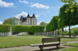 L'antico castello di Pau con il giardino geometrico, Nuova Aquitania (Francia).

