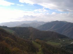 L'Appennino Casolano al confine tra la Romagna e la Toscana - © Giorgio Sagrini, CC BY-SA 3.0, Wikipedia