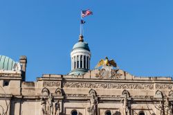 L'aquila dorata sulla cima dell'Indiana State House fotografata dal Campidoglio, Indianapolis (USA) - © Jonathan Weiss / Shutterstock.com