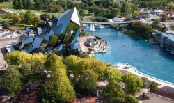 L'area a tema Futuroscope vista dalla Gyrotour a Poitiers, Francia - © Oligo22 / Shutterstock.com