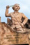 Las Tunas, Cuba: il monumento la patriota Vicente García in Plaza de la Revolución - © Matyas Rehak / Shutterstock.com