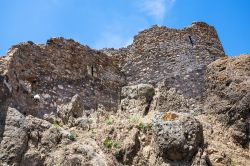 Le antiche rovine del Castello di Calatabiano in Sicilia - © vvoe / Shutterstock.com