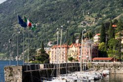 Le barche nella baia di Bellano sulla sponda orientale del Lago di Como - © Claudio Giovanni Colombo / Shutterstock.com