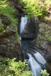 Le belle cascate di Reichenbach a Meiringen, Svizzera.
